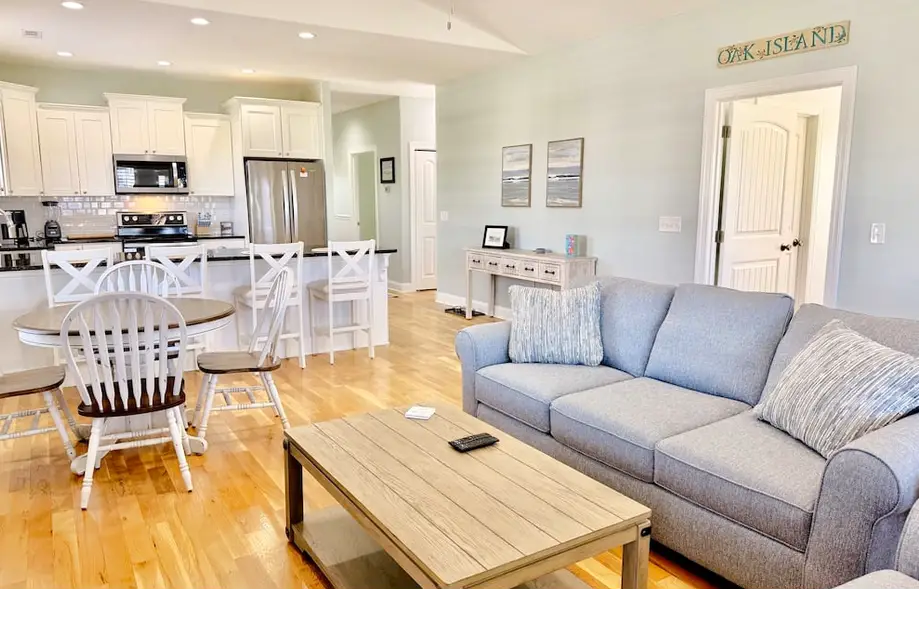 OKI Hideaway: Ocean Views, Pool, Walk to...